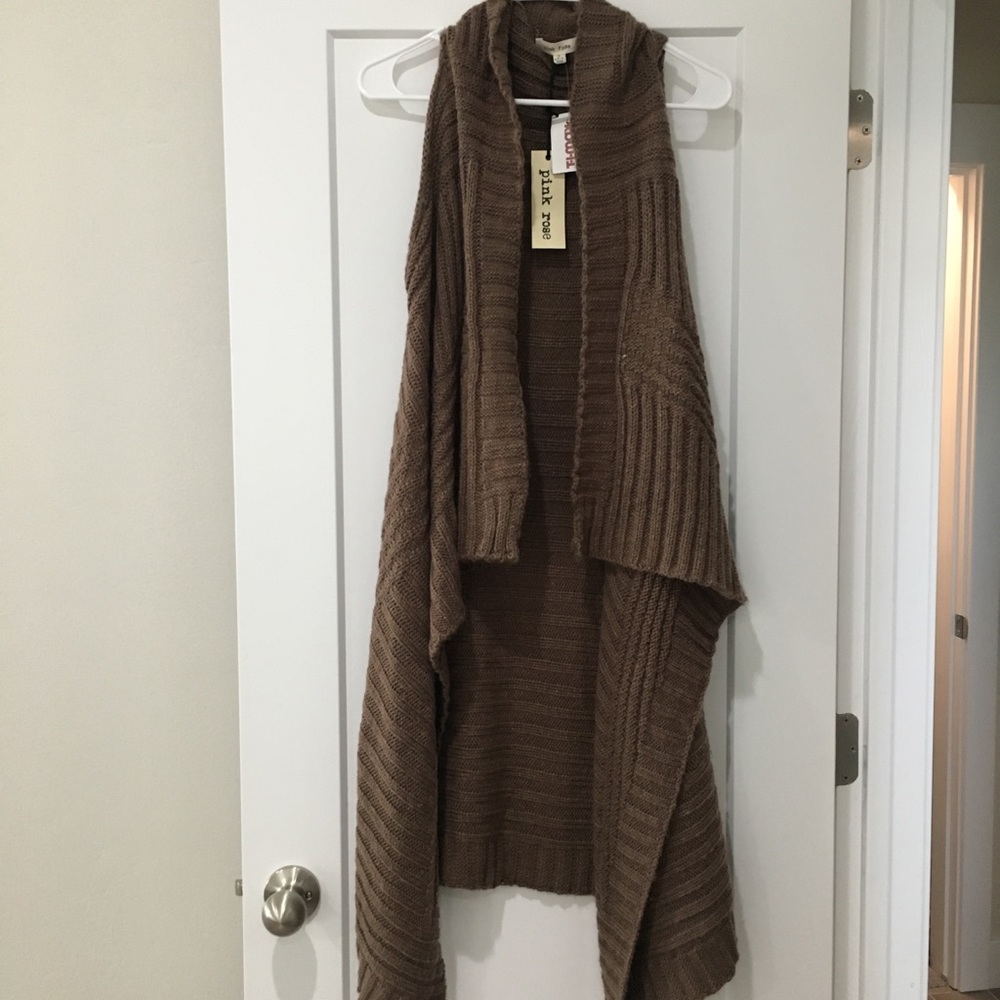High Low Sweater Vest Size Large NWT